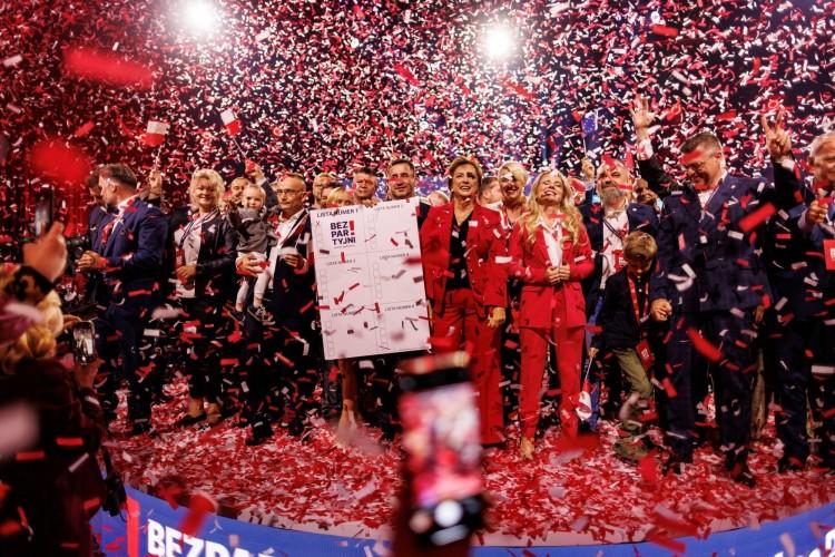 PiS górą, Bezpartyjni Samorządowcy w Sejmie! NOWY SONDAŻ