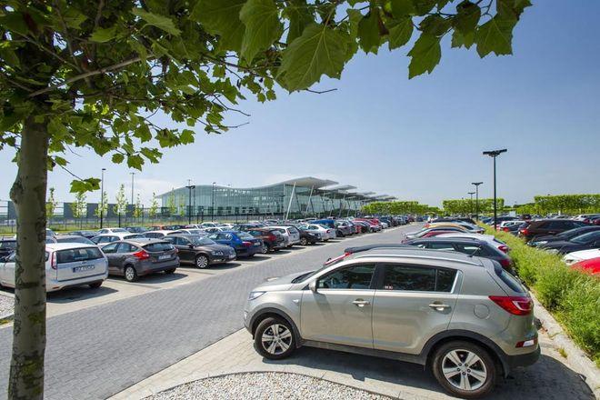 Obniżają ceny na jednym z największych wrocławskich parkingów