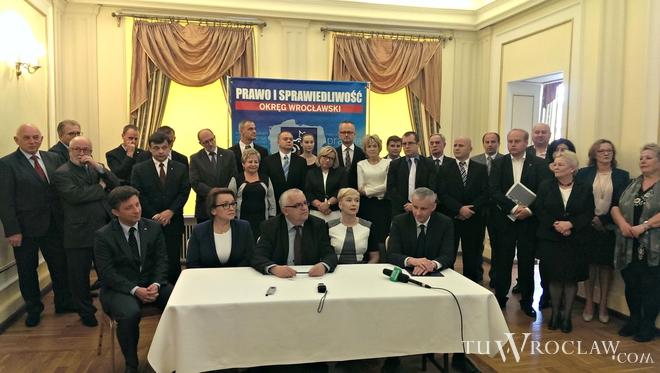W niedzielę wybory. Kto we Wrocławiu powalczy o mandaty posłów? [PEŁNE LISTY KANDYDATÓW]