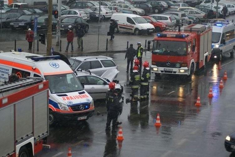 Droga pod Wrocławiem zablokowana. Wypadek na remontowanym odcinku