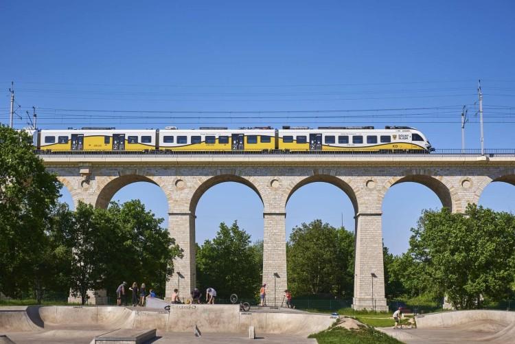 Koleje Dolnośląskie idą na rekord. Pasażerów wciąż przybywa
