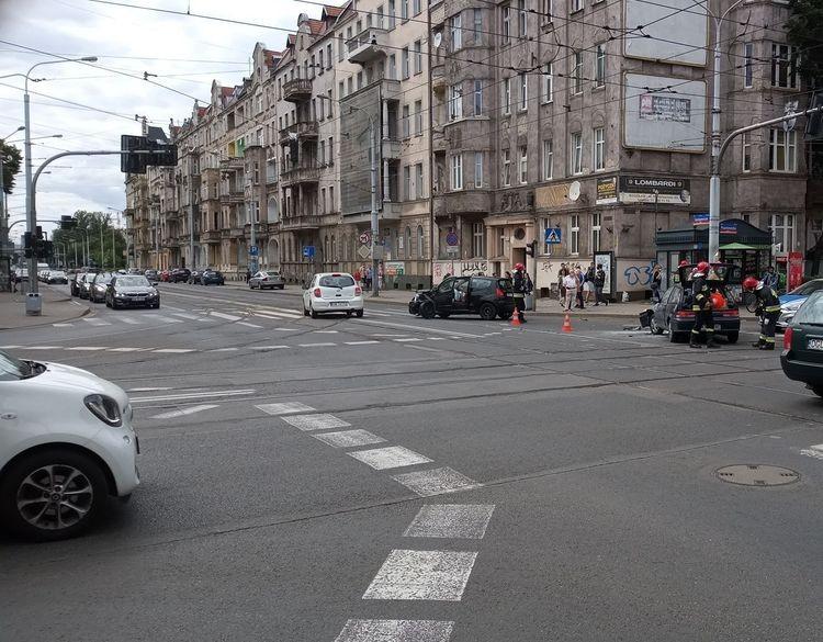 Wypadek na Sienkiewicza. Tramwaje kursowały objazdem [ZDJĘCIA]