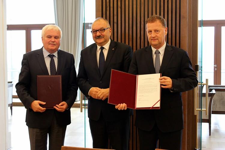 Politechnika Wrocławska w końcu będzie miała swoje lotnisko. Przyszli inżynierowie będą się kształcić w Lubinie [ZDJĘCIA]