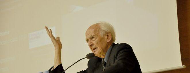DSW po cichu wręczy doktorat honoris causa profesorowi Zygmuntowi Baumanowi