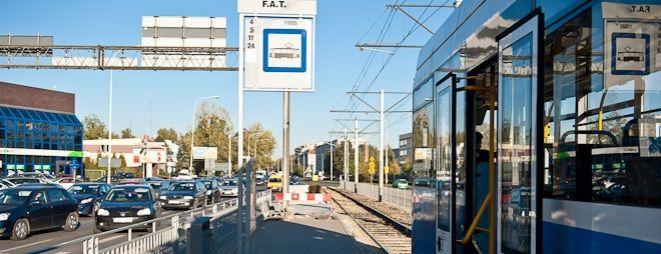 Na Grabiszyńskiej tramwaj potrącił pieszego. Ruch już wrócił do normy