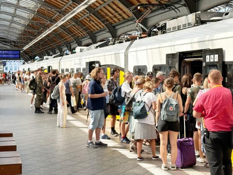 Wrocław: Trwa poważna awaria na kolei. Wielki chaos na Dworcu Głównym