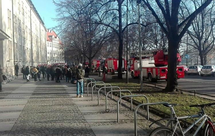 Pożar w głównym gmachu Politechniki Wrocławskiej [ZOBACZ ZDJĘCIA]