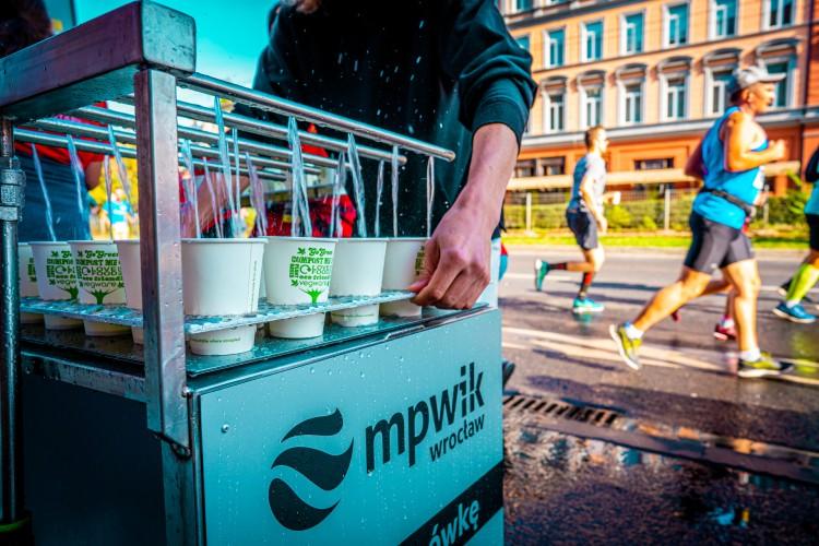 Kranówka i biodegradowalne kubki. Wrocławski maraton stał się bardziej ekologiczny