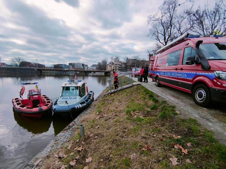 Trwają poszukiwania zaginionego Bartosza. Nurkowie przeszukują Odrę