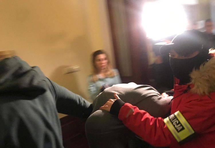 Tymczasowy areszt dla kierowcy, który wjechał w ludzi na przystanku