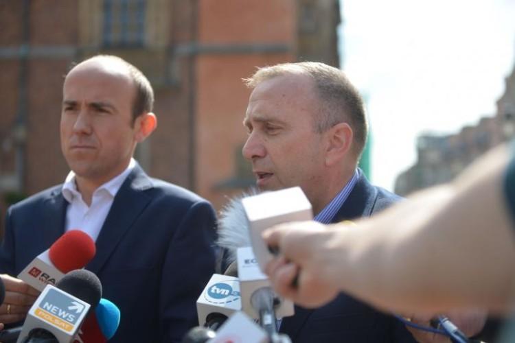Borys Budka we Wrocławiu. Czy prezydent jedzie do USA po broń nuklearną?
