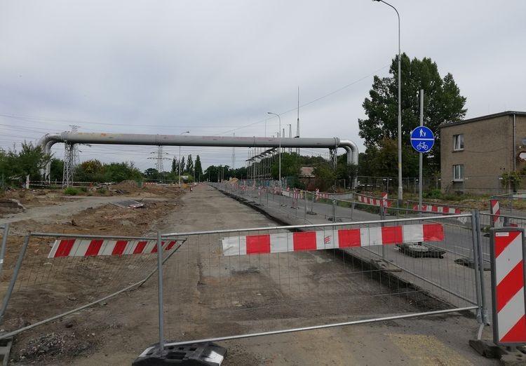Trwa budowa linii tramwajowej na Popowice. Spore utrudnienia na Długiej [ZDJĘCIA]