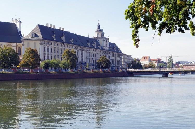 Wrocław na Odrze - kajaki i rowery wodne we Wrocławiu. Zobacz, czym pływać po Wrocławiu