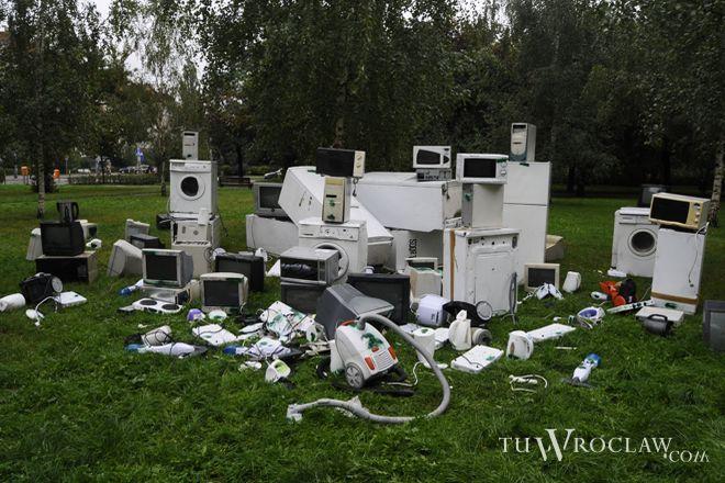 Wrocławska Elektrośmieciarka bezpłatnie zabierze stare lodówki, pralki, telewizory z domu