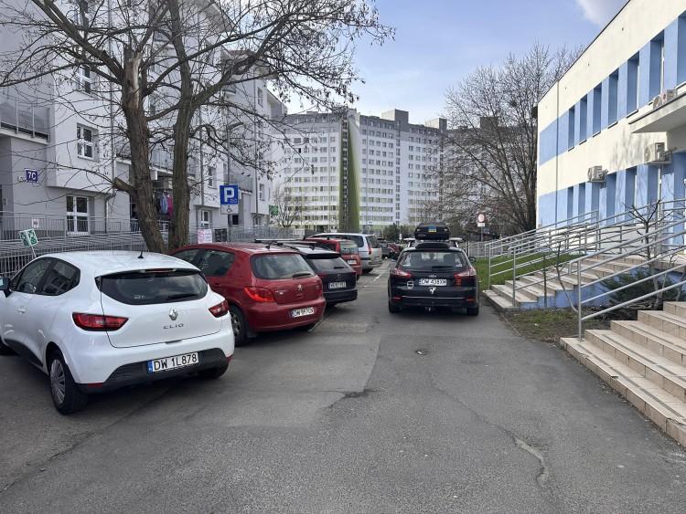 Rady osiedli wściekłe na Jacka Sutryka. Obiecał pieniądze, dostali guzik z pętelką