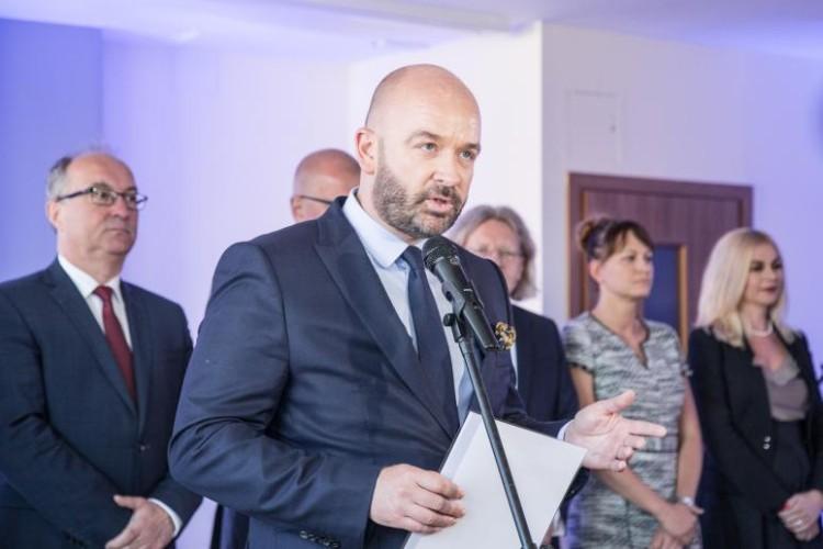 Jacek Sutryk obiecuje nagrodę za frekwencję. Jej wartość to 100 tys. zł