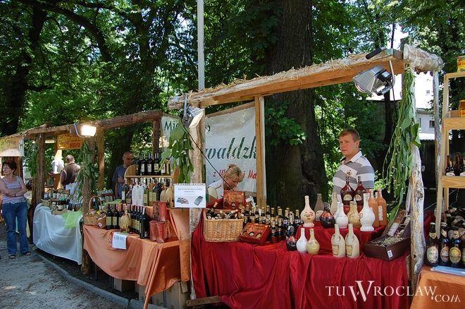 Wiedźmy, wianki i bańki mydlane podczas Nocy Świętojańskiej w Leśnicy