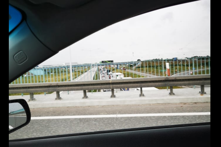 Korek na obwodnicy Wrocławia po wypadku ciężarówki. Utrudnienia także na autostradzie A4