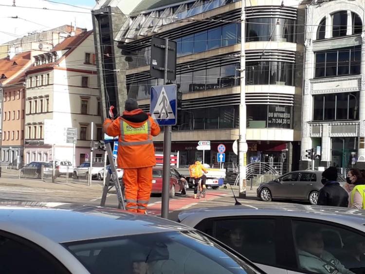 Nowe, nietypowe przejście dla pieszych przez trasę W-Z otwarte [ZDJĘCIA]