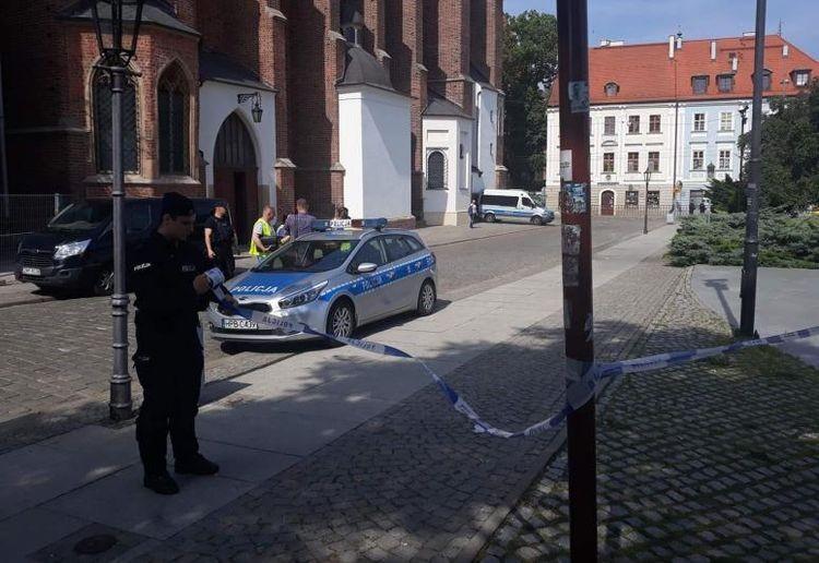 Atak na księdza, fala upałów i korki na A4 [PODSUMOWANIE DNIA]