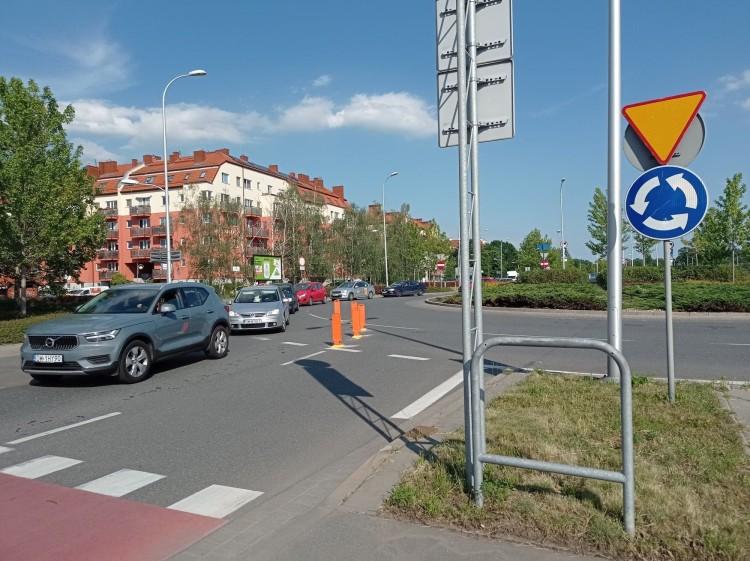 Wrocław: Dobra zmiana na rondzie przy AOW. Wreszcie będzie porządek?