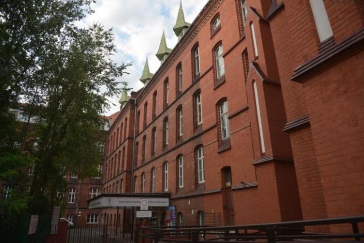 Zmarł kolejny pacjent zakażony koronawirusem