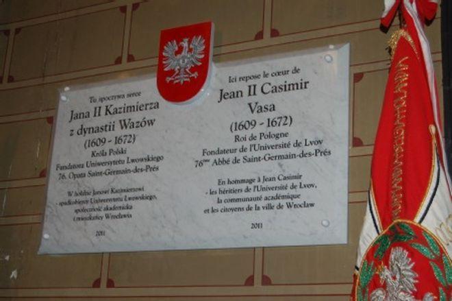 Tablica w hołdzie królowi Janowi Kazimierzowi umieszczona w Paryżu