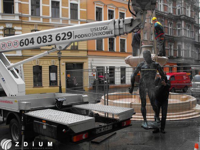 Po Rynku można już normalnie chodzić. Strefa zniknie w całości do soboty