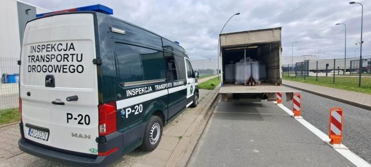 Wrocław: Przeładowana i niesprawna. Ta ciężarówka nie powinna wyjechać na drogę