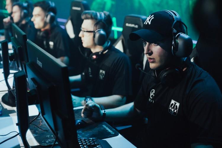 Studenci Politechniki Wrocławskiej e-sportowymi wicemistrzami Polski