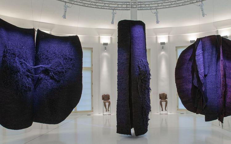 Wrocław: Abakanowicz z rekordowo dużą wystawą. Zaprasza Pawilon Czterech Kopuł  [ZDJĘCIA]
