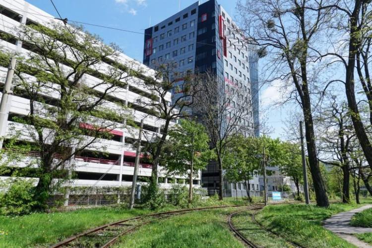 Trwa budowa tramwaju na Nowy Dwór. Nowy przystanek autobusowy od soboty