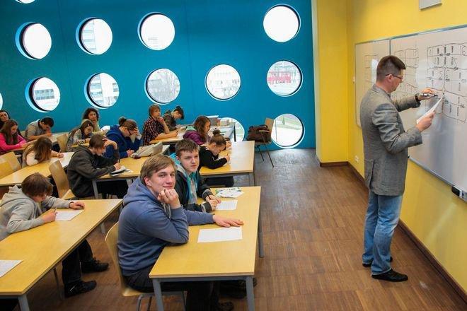 Politechnika Wrocławska organizuje dni otwarte w... gimnazjum i liceum