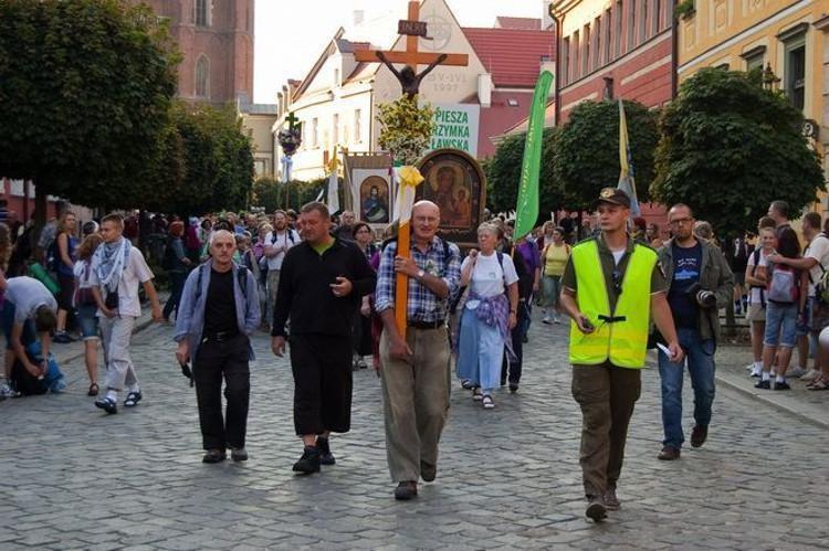 W czwartek z Wrocławia rusza piesza pielgrzymka do Częstochowy. Będą utrudnienia w ruchu