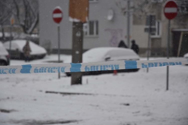 Strzelanina we Wrocławiu: Nieprzytomnych policjantów znalazł w aucie młody kierowca