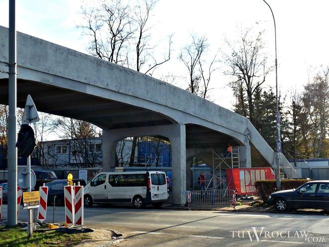 Koniec remontu kładki dla pieszych koło wrocławskiego ZOO