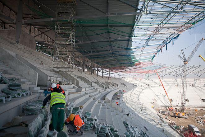 Kłopoty z budową stadionu. Krzesełka dotrą dopiero pod koniec lipca