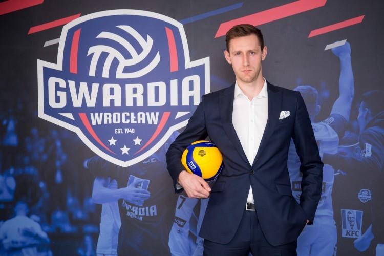 Arkadiusz Olczyk kolejny sezon z KFC Gwardią Wrocław