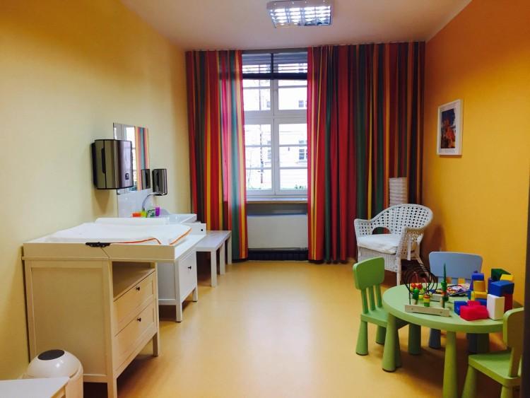 Wrocław: w urzędzie miejskim powstał pokój dla „małych petentów” [ZDJĘCIA]