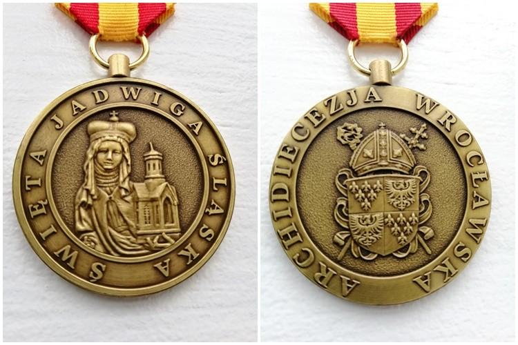 Wrocław: ustanowiono medal dla osób o nienagannym życiu religijnym i moralnym