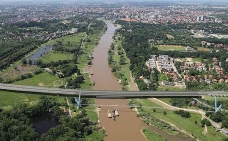 Jeden most czy linie tramwajowe na siedem osiedli. Aktywiści pytają o priorytety Wrocławia