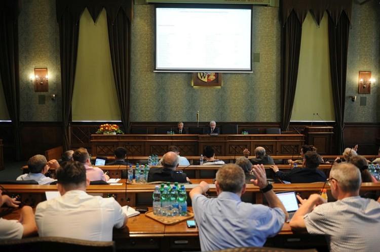 Wrocławscy radni zignorowali protesty mieszkańców. „Śmiali się nam w twarz”