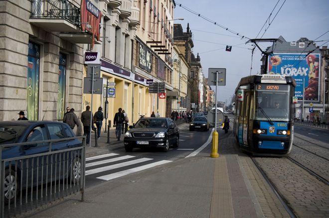 Nietypowy przystanek na Piłsudskiego jednak przerobią na tzw. wiedeński?