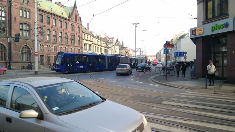 Zepsuty tramwaj zablokował ruch w centrum Wrocławia [ZDJĘCIA]