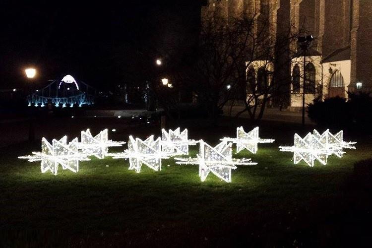 Miejska iluminacja świąteczna włączona wcześniej. Chodzi o wandali