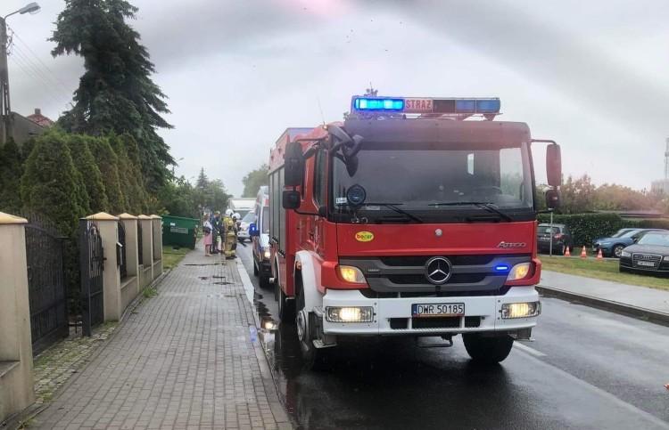 Wypadek pod Wrocławiem. Dwie osoby ranne [ZDJĘCIA]