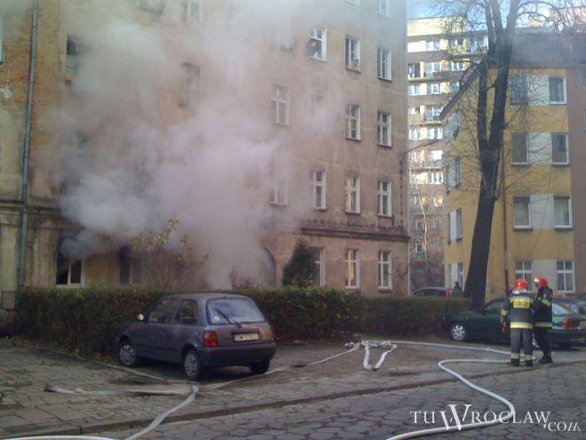 Śmierć w pożarze kamienicy na ul. Pereca 