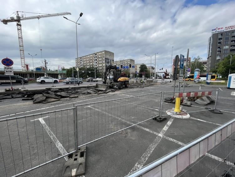 Wrocław: Remont na placu Solidarności. Nowa droga rowerowa w budowie [ZDJĘCIA]