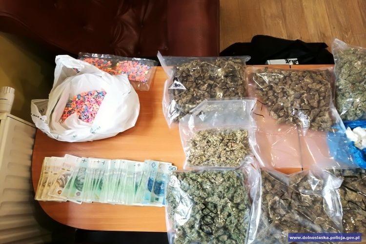 Wrocławscy policjanci przejęli 25 tys. porcji narkotyków
