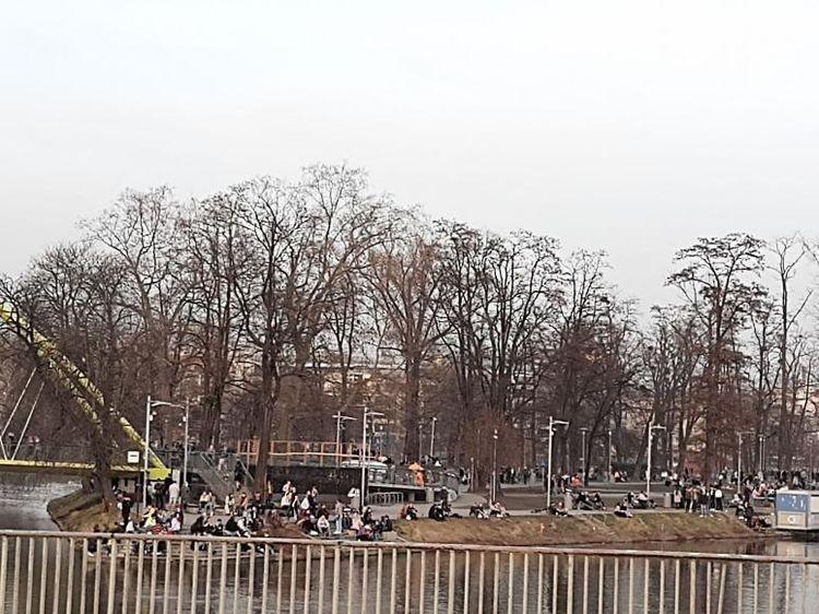 Policja opublikowała wizerunek podejrzanego o pobicie na Wyspie Słodowej [ZDJĘCIA]